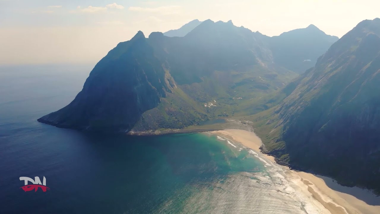 Summit Seekers: Hikers Conquering Majestic Mountains