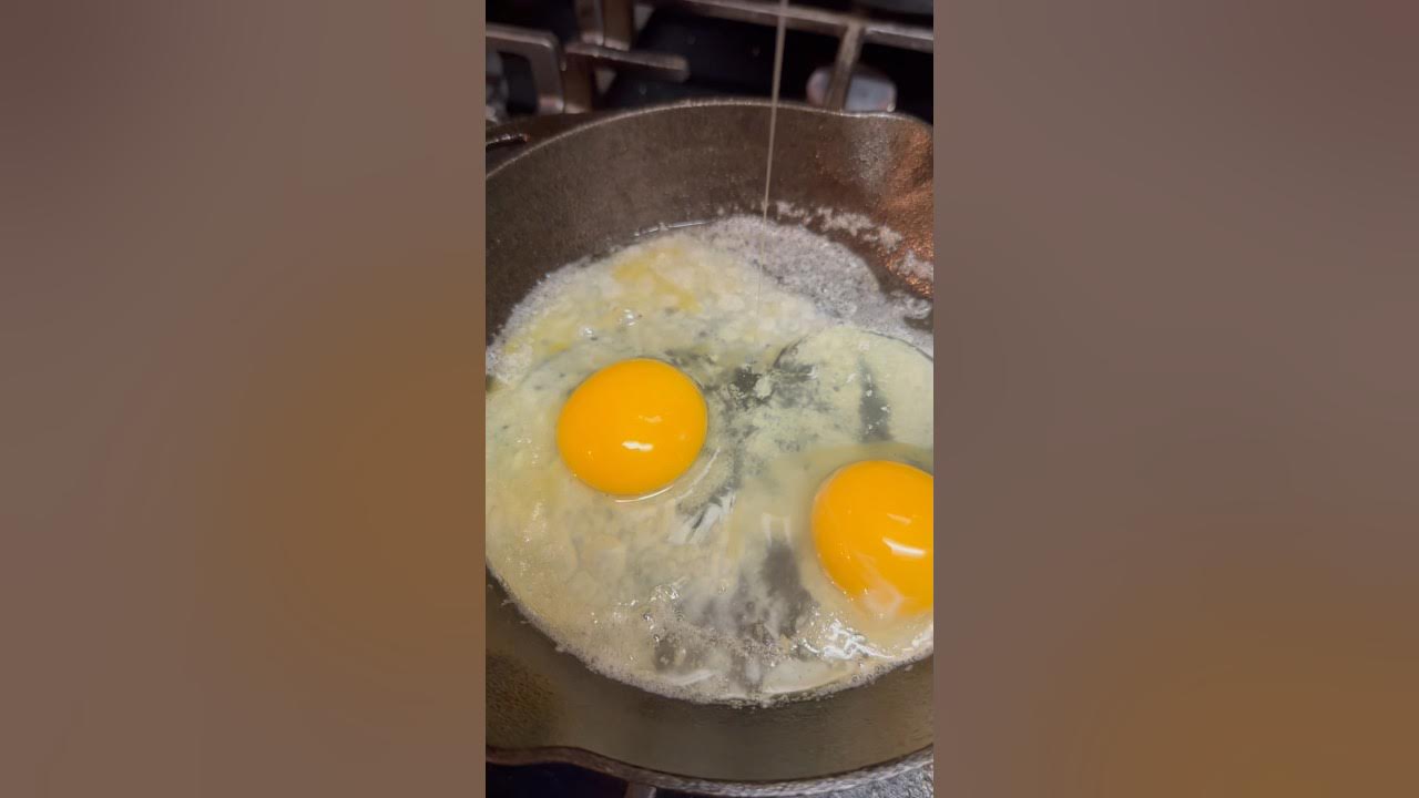 This giant cast iron skillet can theoretically fry 650 eggs at