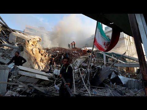 От здания консульства Ирана в Сирии остались руины. Уничтожена и резиденция посла Ирана