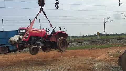 Mahindra tractor working on railway track || Mahindra yuvo 415 di || All about Tractors and Jcb