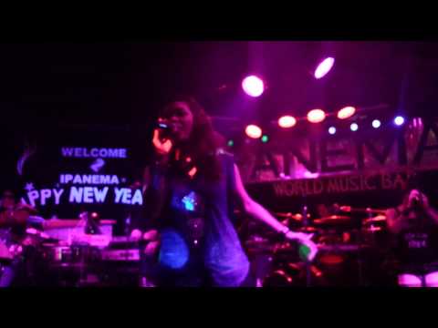 Knotty Soul covers : "Set Fire To The Rain". Original Artist : Adele.
