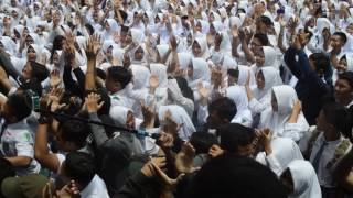 MAMA MARAH MIX RACUN DUNIA - GLUMUT SMANDAM