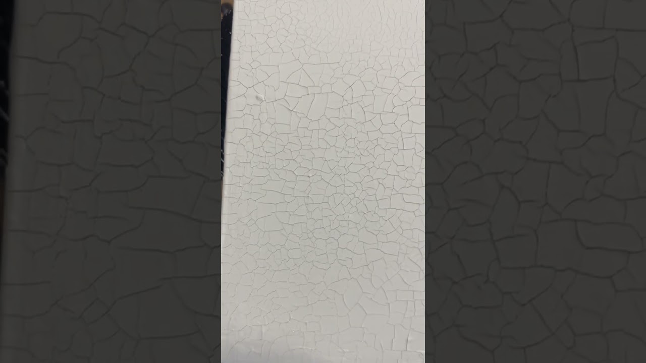Acrylic paint technique. How to add cracks. 