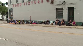 Why are so many fans lined up early for Twenty One Pilots?