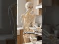 Você já imaginou um esqueleto tentando viver de forma saudável?