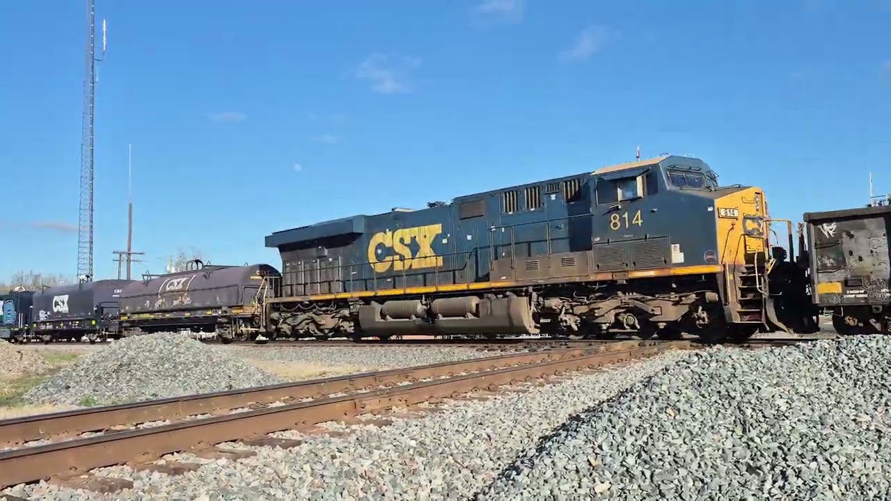 Train M49128 heads South with a nice Flared Mac leading 