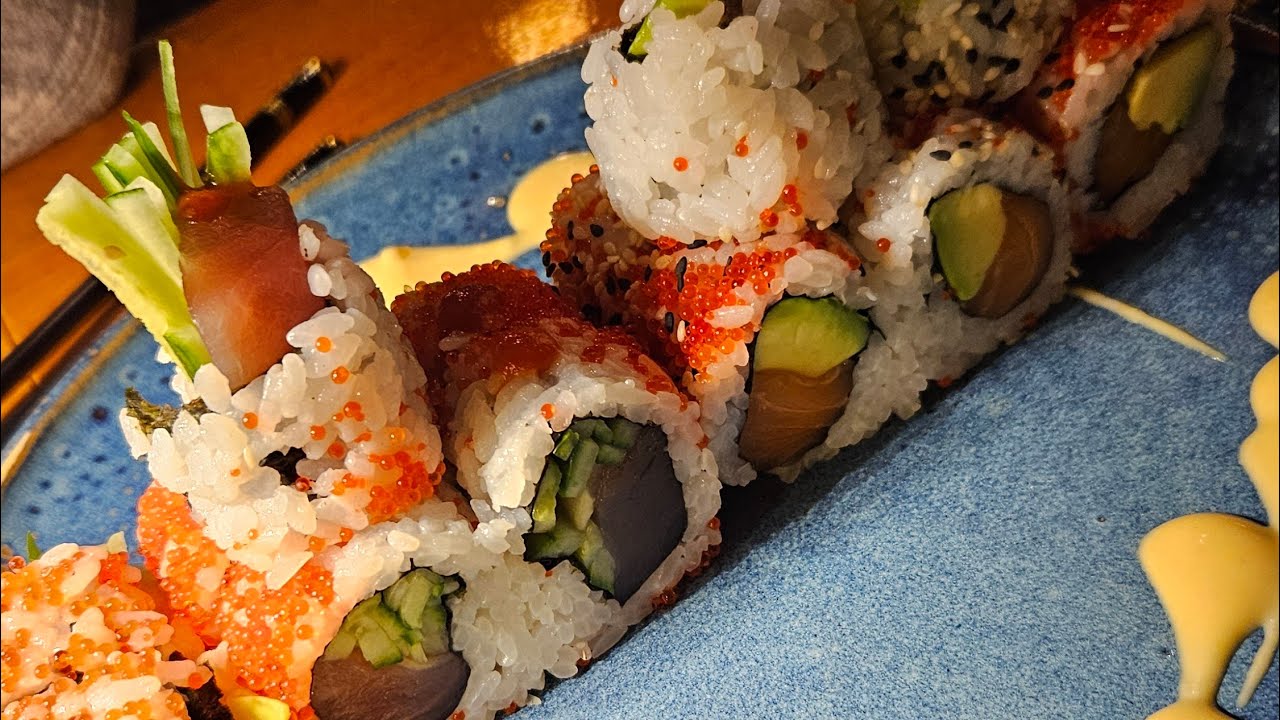 14 и 15 января .Довязала носочки.Мой завтрак а вечером в ресторан.🍜