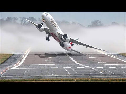 Video: Warum landen Flugzeuge schräg?