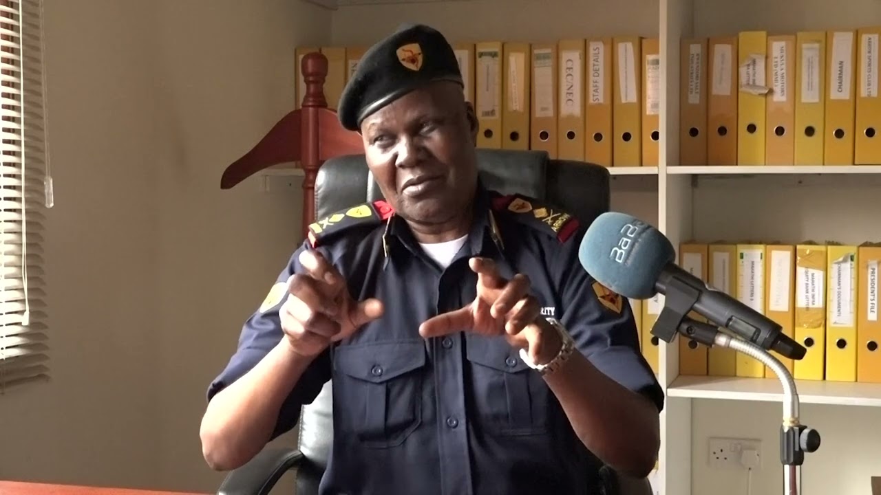 Wuno Sam Omara owa “securiko”. Abansekerera muli ku byaimwe. Bangi abankubira okunegaitaku.