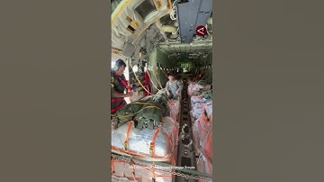 Proses pengiriman airdrop bantuan di Aceh Gayo Lues