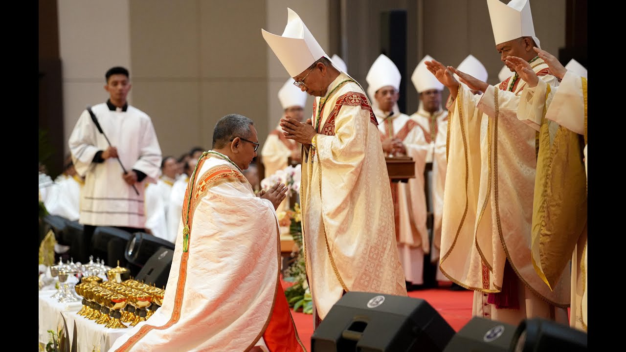 16 RITUS UTAMA MISA TABISAN IRINGI PROSESI  MGR AGUSTINUS TRI BUDI UTOMO  RESMI MENJADI USKUP