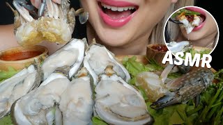 RAW BLUE CRAB With Fresh XL Oyster *Relaxing Eating Sounds | N.E Lets Eat screenshot 3