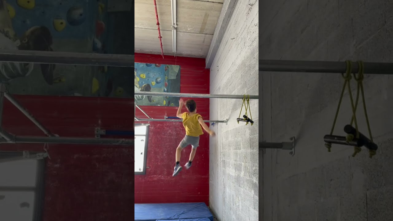 Ninja Warrior Jr Twins Flying Around | Laches & Sky Hook