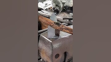 wow..‼️look at the sharpness of the blacksmith