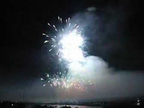 Summary footage from the last show of 2006 HSBC Celebration of Light- Mexico. Includes motion pictures and stills.