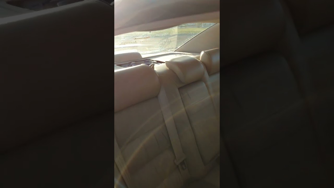 Sundown Audio U12 slappin in a lexus 