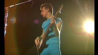 John Deacon&#39;s killer bass line in Back Chat (Live at The Bowl 1982)