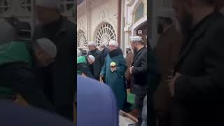 Geliyor Iki Gözümün Çiçeği Şeyh Seyyi̇d Sultan Muhammed Sagi̇ Elhüseyni̇ Hz