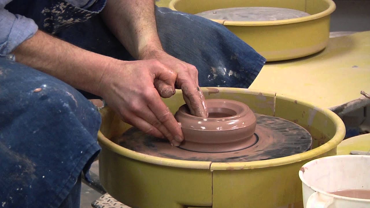 Throwing on the Potters Wheel ~IUN~ - YouTube