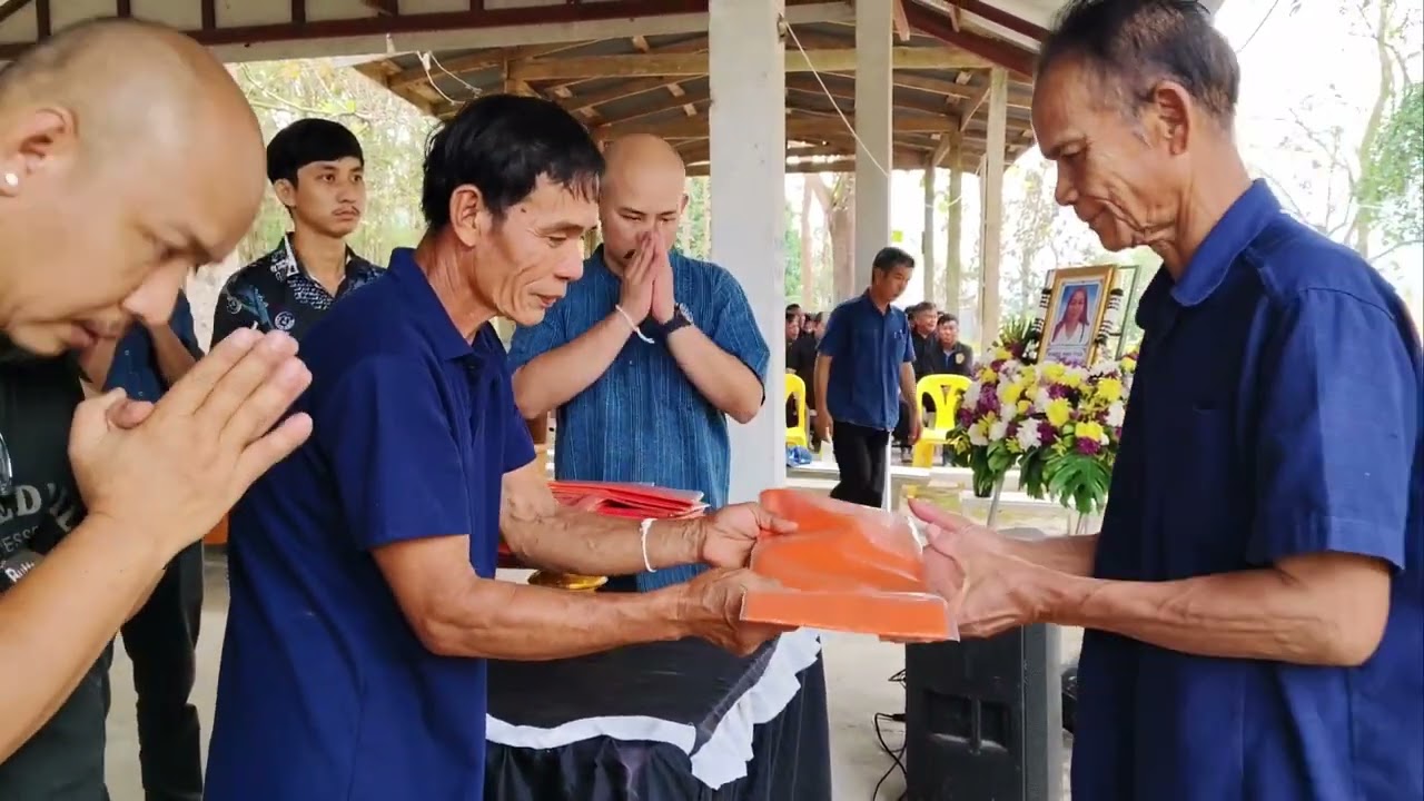 งานฌาปนกิจพี่แดง สุดล ใจป้อ บ้านเจริญสุข มี.11(บ้านโฮ้ง)ขอแสดงความเสียใจกับญาติตวยเน้อเจ้า