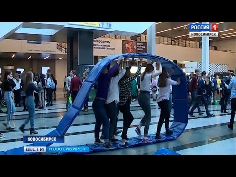 newspaper mockup Первый городской детский форум собрал в Экспоцентре школьников Новосибирска