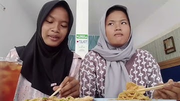 Review makan di "you need me" (tugas informatika kelas 9E) dari kelompok iliana(9) evelyn (16) 