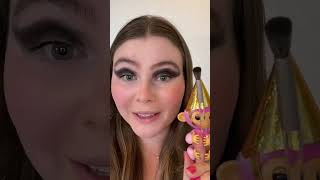 #Fingerlings monkey does my makeup….FAIL!!🤡🐵