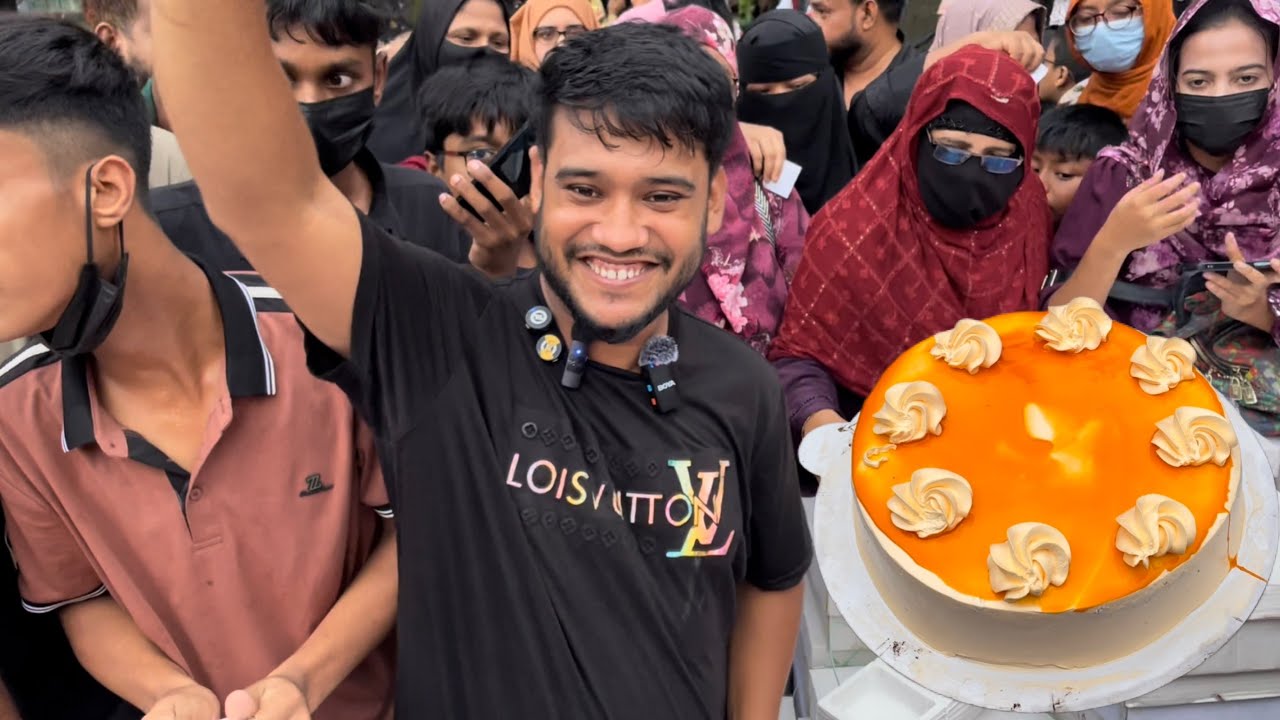 ভাইরাল জাকিরের হুলস্থুল কেক বিক্রি | Viral Zakir Cake 