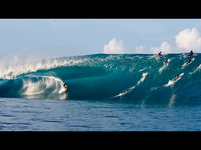 WHAT IT WAS LIKE SURFING CODE RED TAHITI, THE FULL DAY OF CHAOS. TEAHUPO'O DAY 3 class=