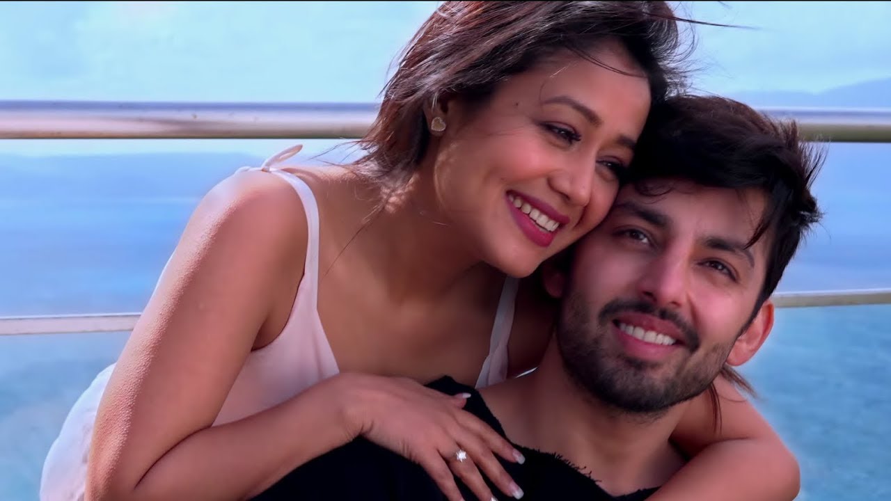 Mere To Sare Saware 💖 Bahon Main Tere Tahare Neha Kakkar - YouTube