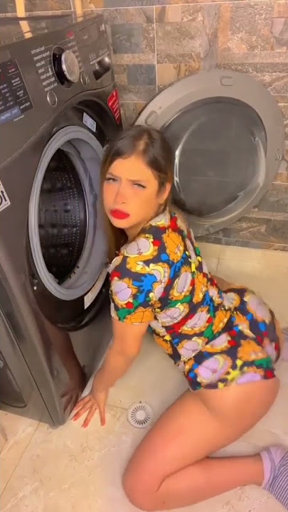 that's how to use washing Machine - big ass girl seducing shaking booty in washing Machine #bigbank