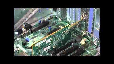 IBM System x 3300 M4 Removing the Adapter
