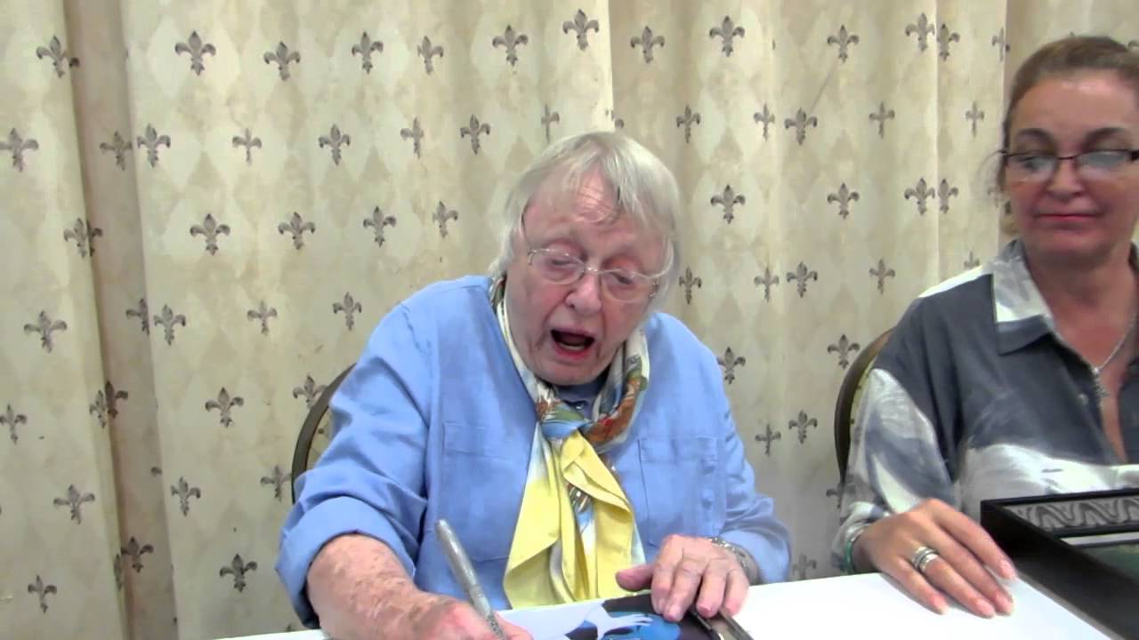 Meeting Pat Carroll (Ursula) at Spooky Empire