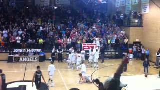 Kelly Thomas hits buzzer beater to beat Dominican