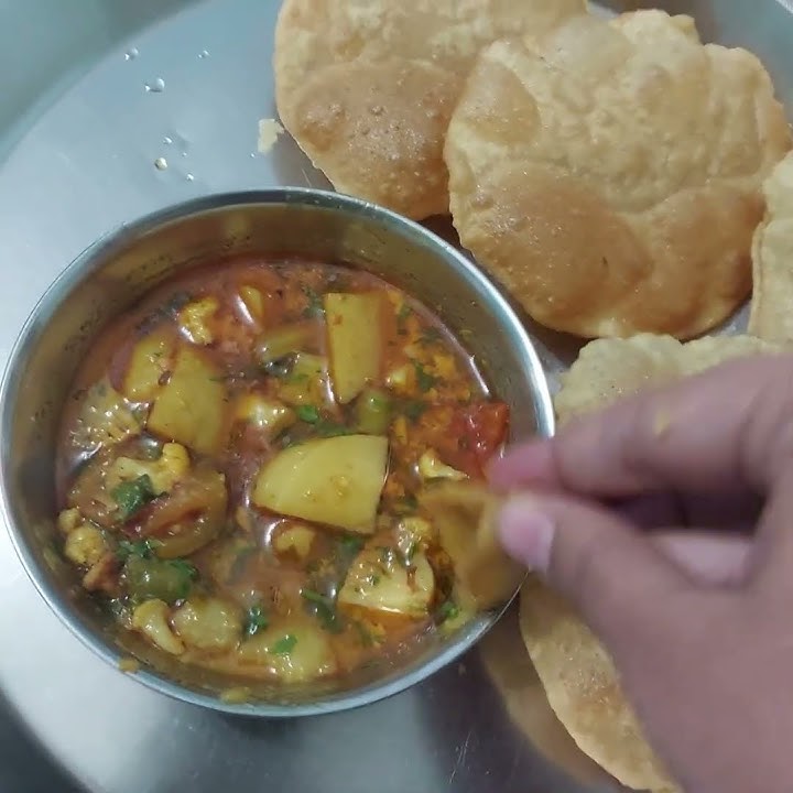 24 December 2022 morning food aalo gobhi and puri