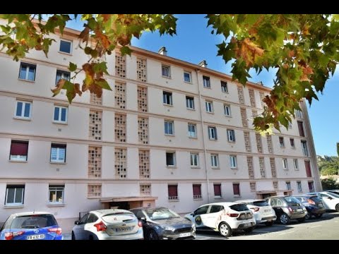 À louer à Châteauneuf-les-Martigues, appartement de type 3 avec cave.