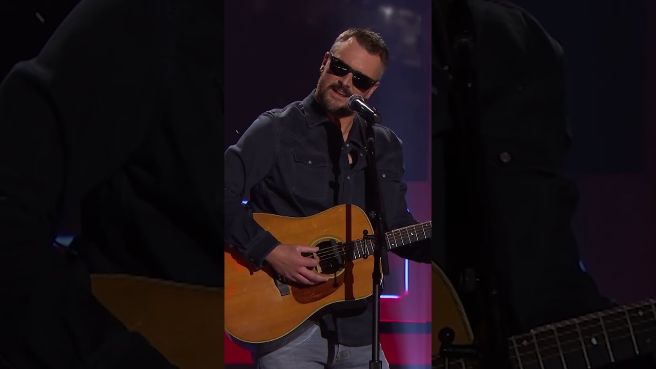Eric Church Performs Chasin That Neon Rainbow To Honor Alan Jackson At The 17th ACM Honors