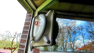 Ecovacs WINBOT 930 robot cleans small bath window Roboter putzt kleines Badezimmerfenster