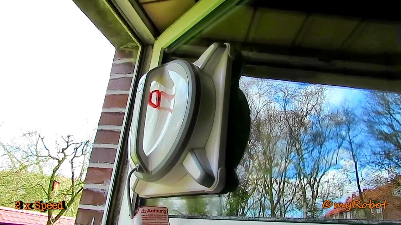 Ecovacs WINBOT 930 robot cleans small bath window Roboter putzt kleines ...
