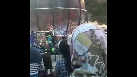 Detik detik driver menyalakan kembang api