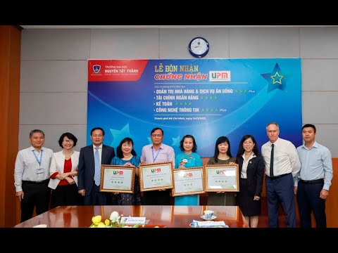 Video Trường đại học ngoài công lập đầu tiên được gắn sao... - youtube