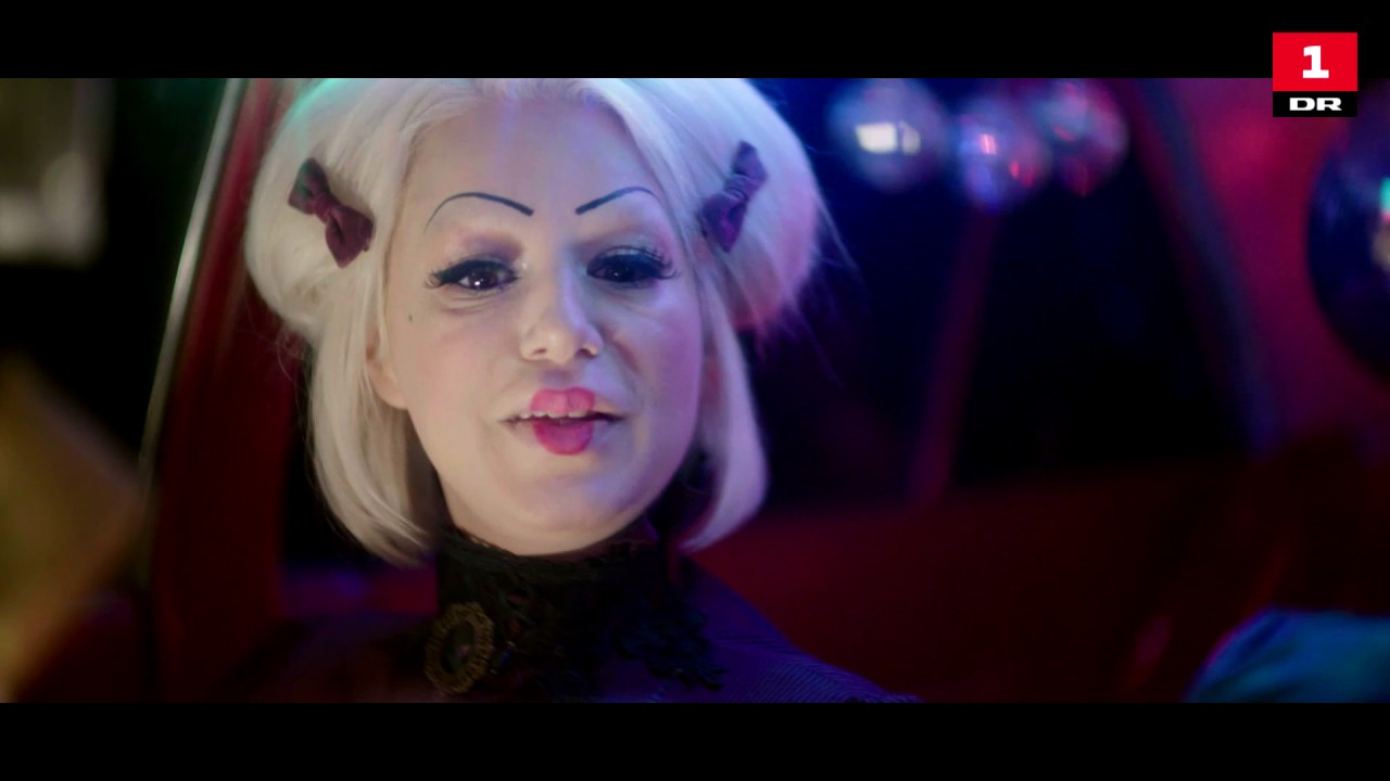 Se Grand Prix-deltagerne få upassende spørgsmål af Mia Lyhne 2/2 | Melodi Grand Prix 2017 | DR1