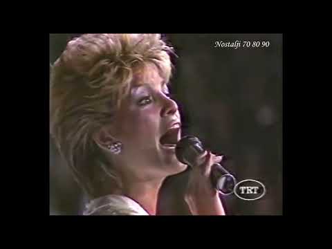 Ajda Pekkan - L'italiano &  What a Feeling ( Marmaris Canlı Performans )