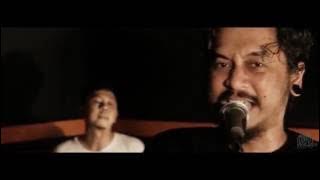 INDIESTERIA 2013 PRESENT: Mati Muda Karena Skripsi - Screaming School (Official Music Video)