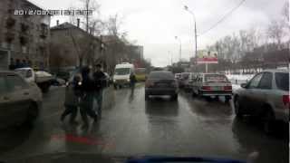 Попрошайки на дорогах-одолели