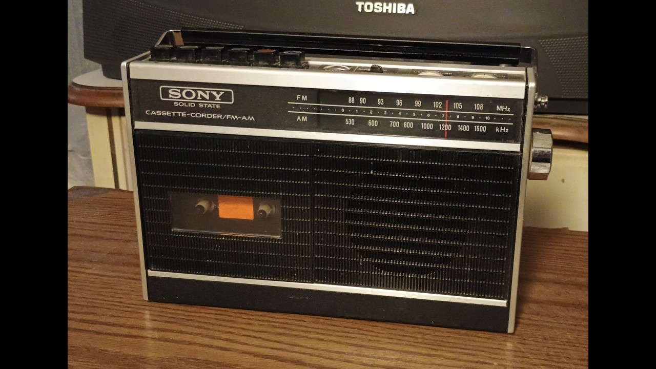 Sony CF-200 cassette-corder fm-am radio - YouTube