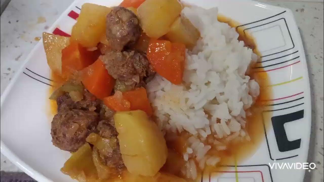 Lezbiyen striptiz va keyin jinsiy aloqa Erkakning mushukini ichkariga aylantirayotgani tasvirlangan video