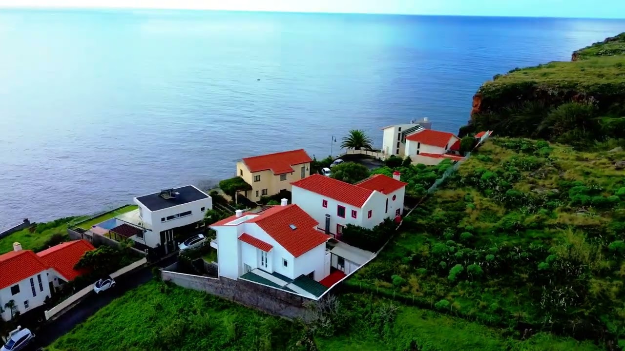 🏡 Viver com Vista Mar na Madeira | Moradia T4 de Luxo no Caniço de Baixo