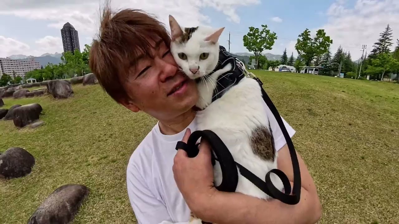 生後3週間で保護した子猫が公園デビューしたら・・・