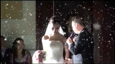 VÌ CHÍNH EM THÔI  : chú rể hát tặng cô dâu quá lãng mạn và xúc động